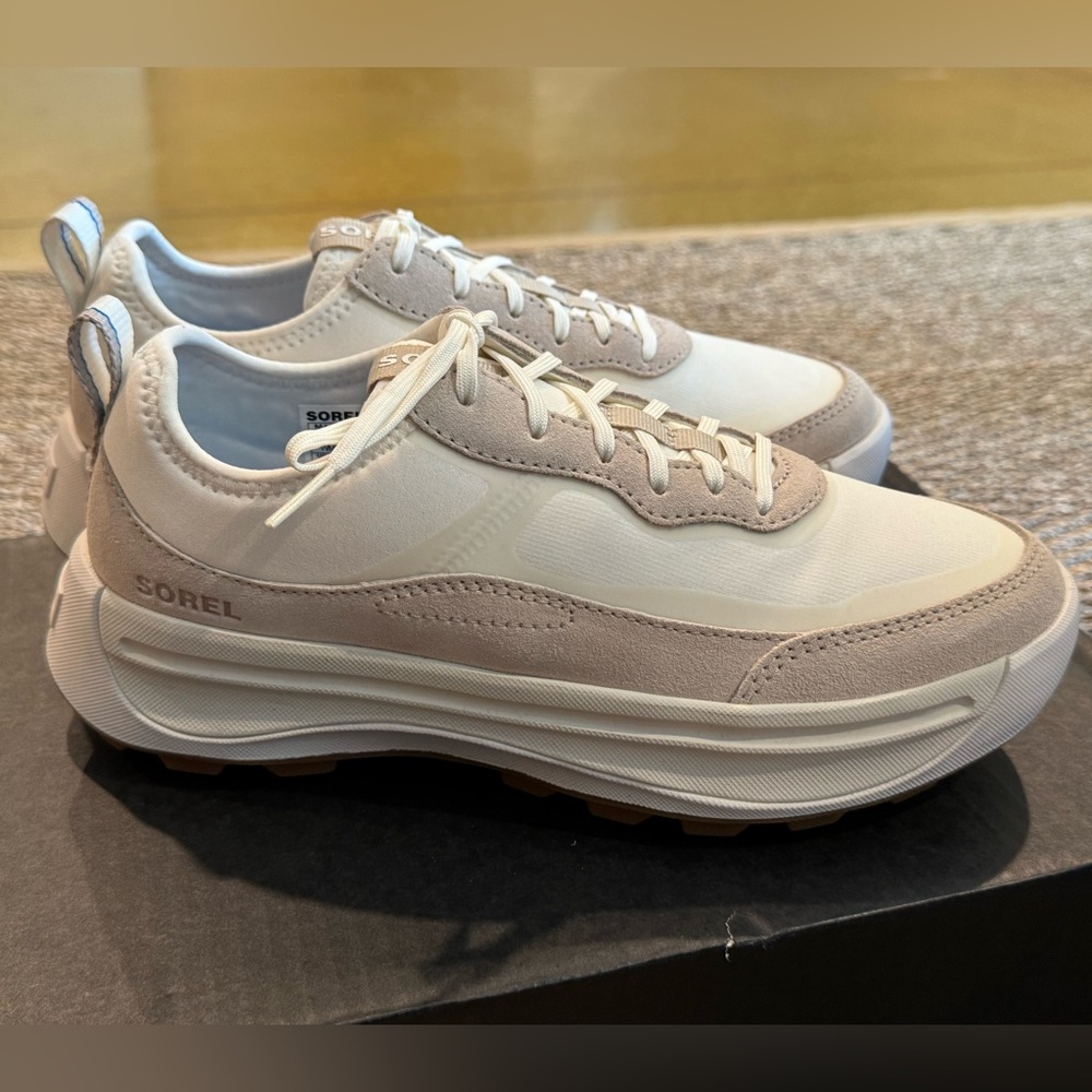 NEW w/box-Women's SOREL ONA 503 LOW, Seasalt,Dark Stone Sneakers, Size 7.5